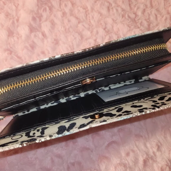Hard To Find! Jessica Simpson large bifold/zip-around wallet. - Picture 12 of 16
